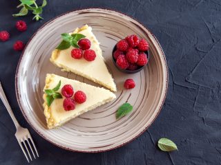 cheesecake and raspberries